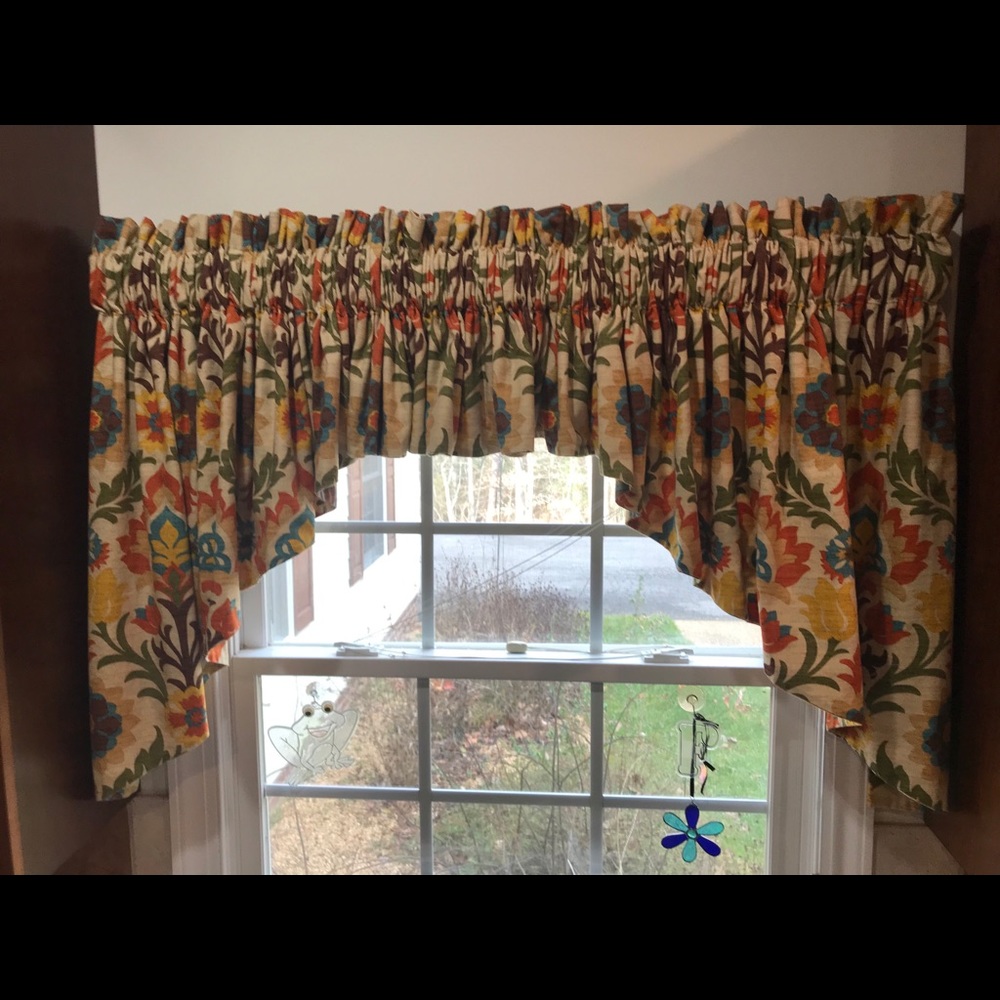 Valances- SOLD - Picture 3 of 7